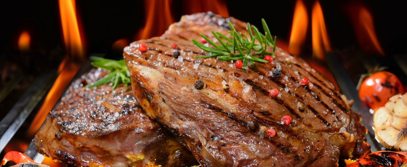 grilled-beef-steak-with-vegetable-flaming-grill